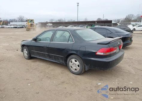 2002 Honda Accord 3.0 Ex z USA, uszkodzony, nr VIN 1HGCG16592A075845
